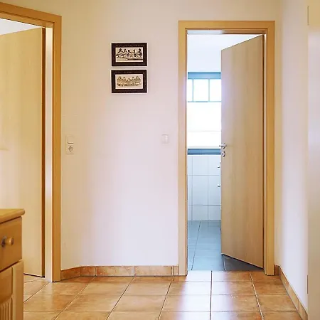 Haus Komoran 3 *